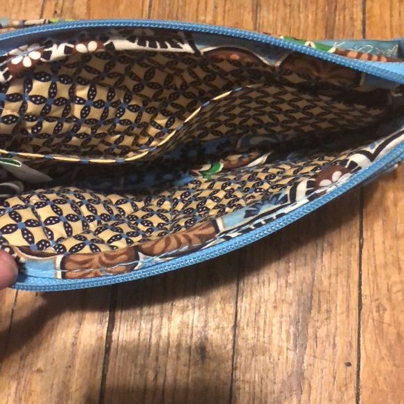 Vera Bradley wristlet - Picture 2 of 2